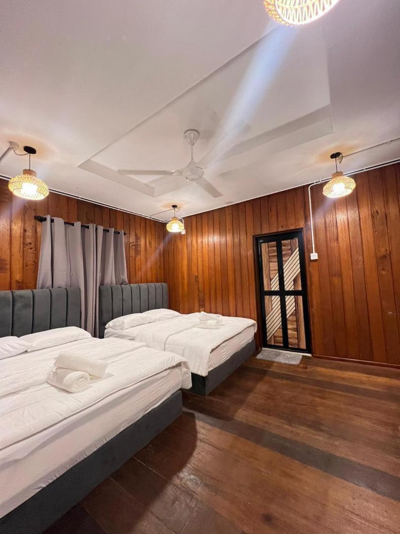 Kayangan Crystal Chalet 캄풍 쿠알라 베숫 외부 사진